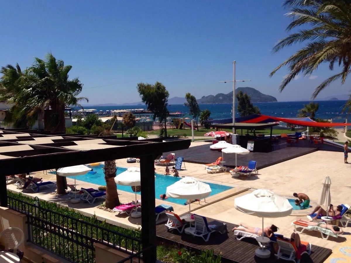 Sea And You Beachfront Apartments Turgutreis